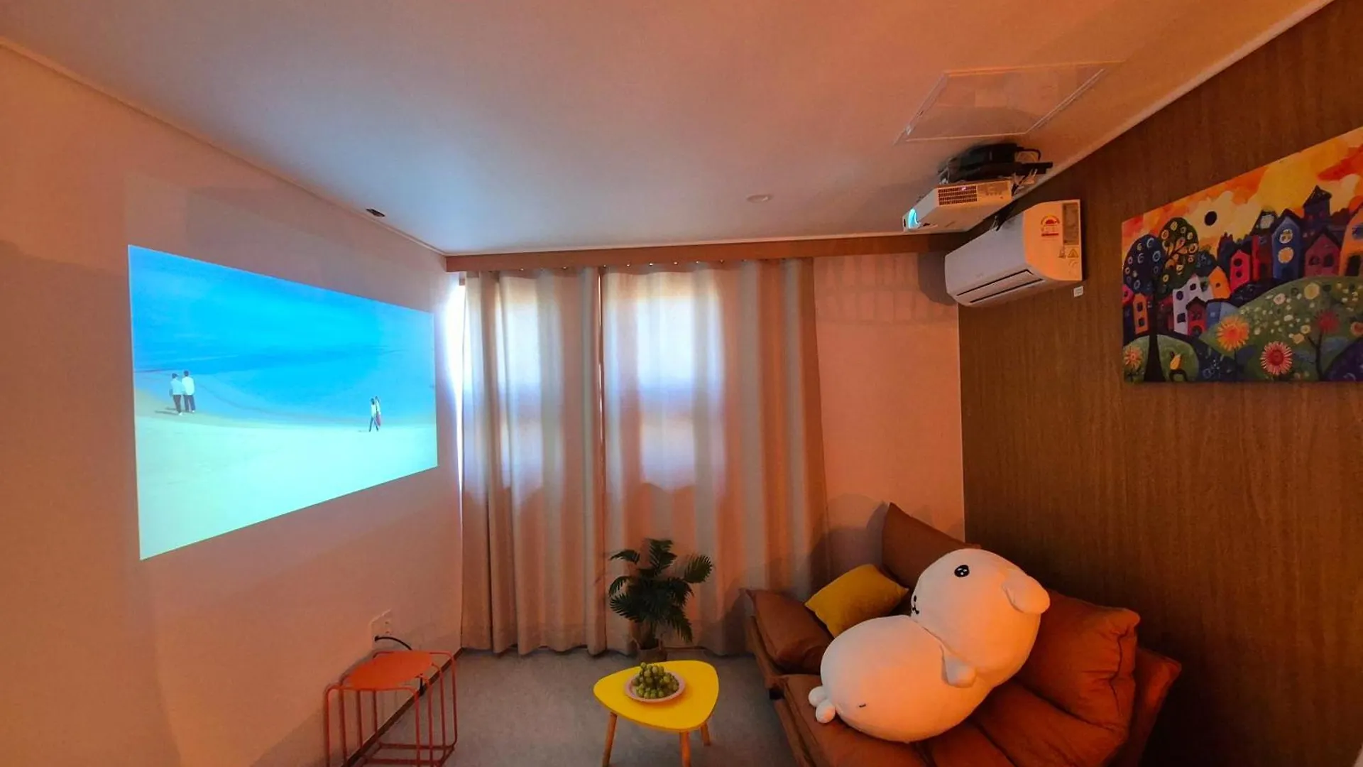 Hotel Incheon Cheongra Cinema Room